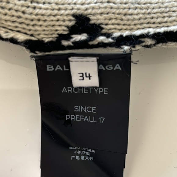 Balenciaga Logo Sweater - Picture 5 of 8